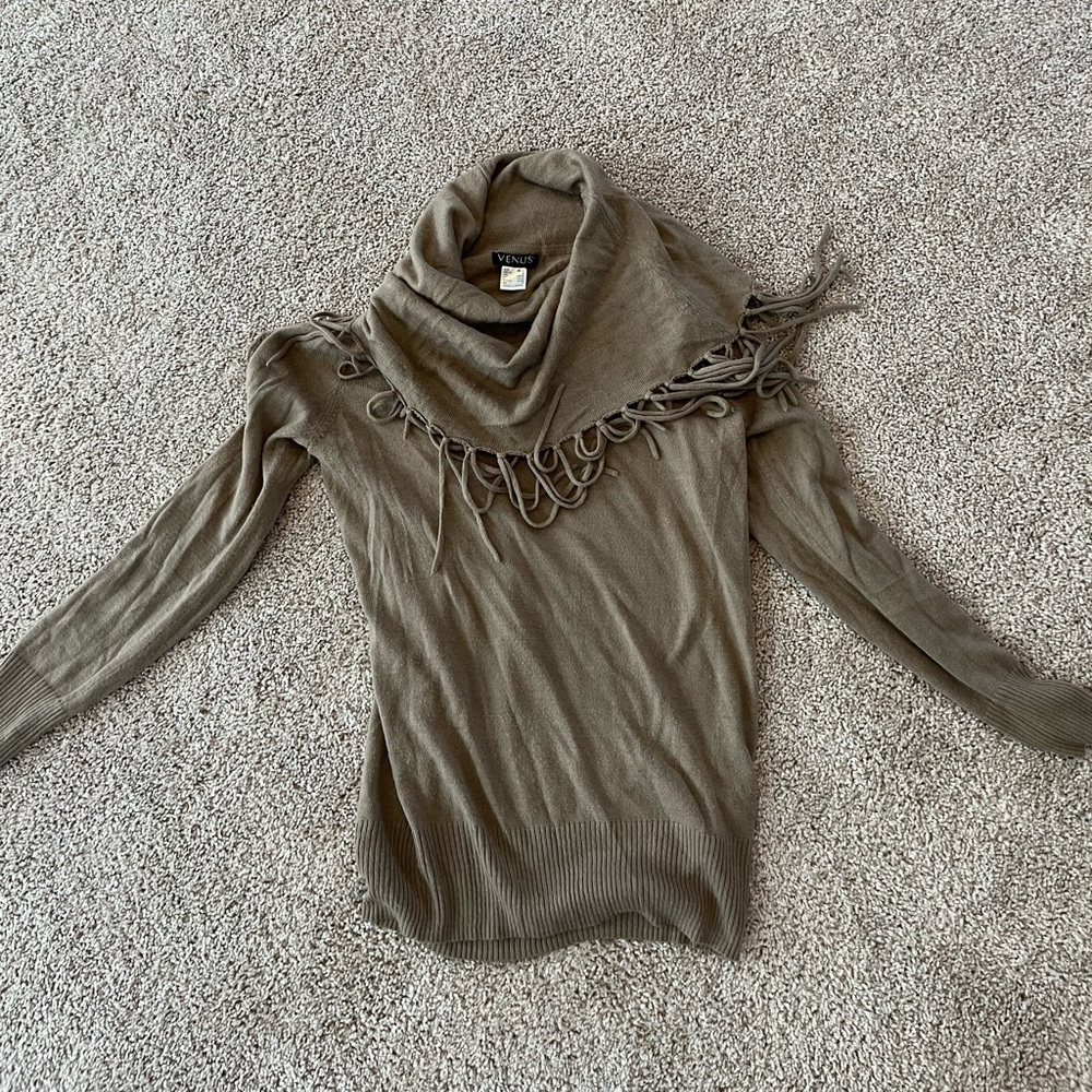 Venus sweater cowl neck with tassels size small gently used